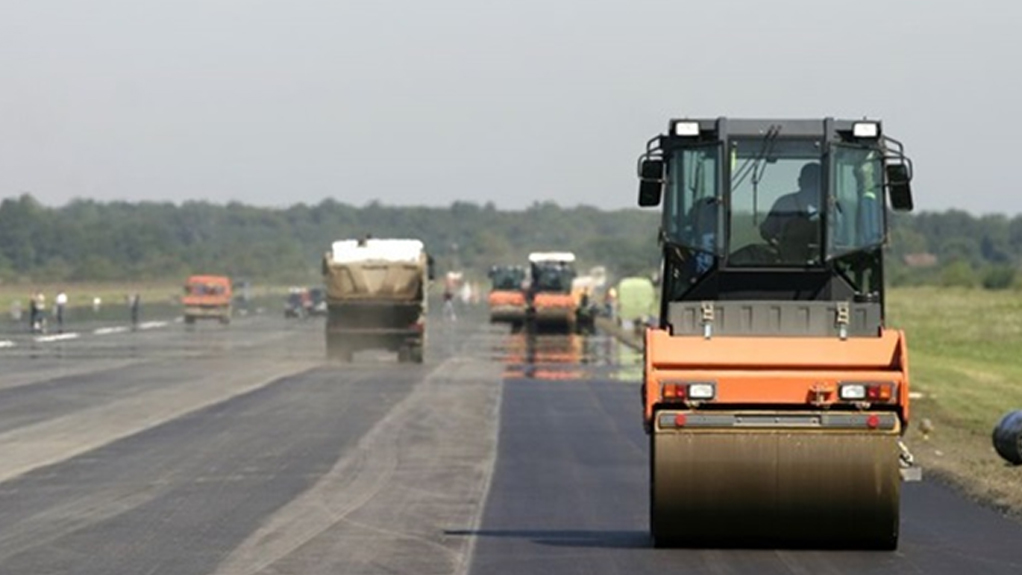 R172m road upgrade project launched