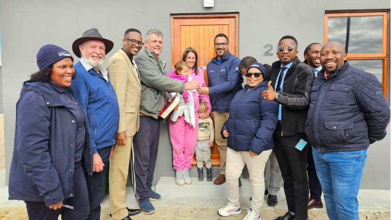Western Cape Government delivers roads and houses in the Overberg